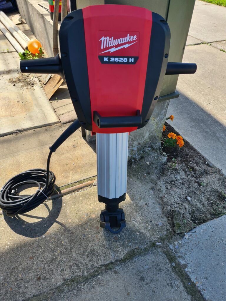 Milwaukee breekhamer luchthamer